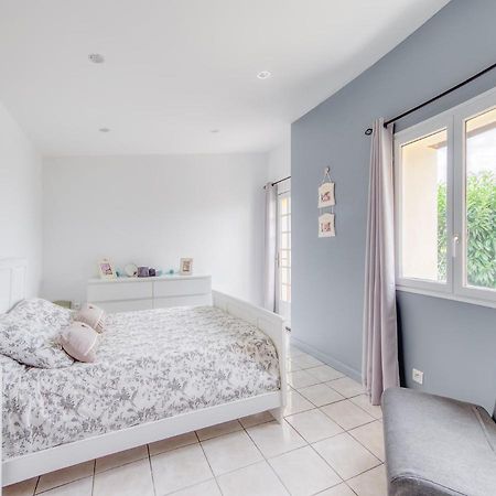 Maison Blanche Piscine Et Petit Dejeuner Châtellerault Eksteriør billede