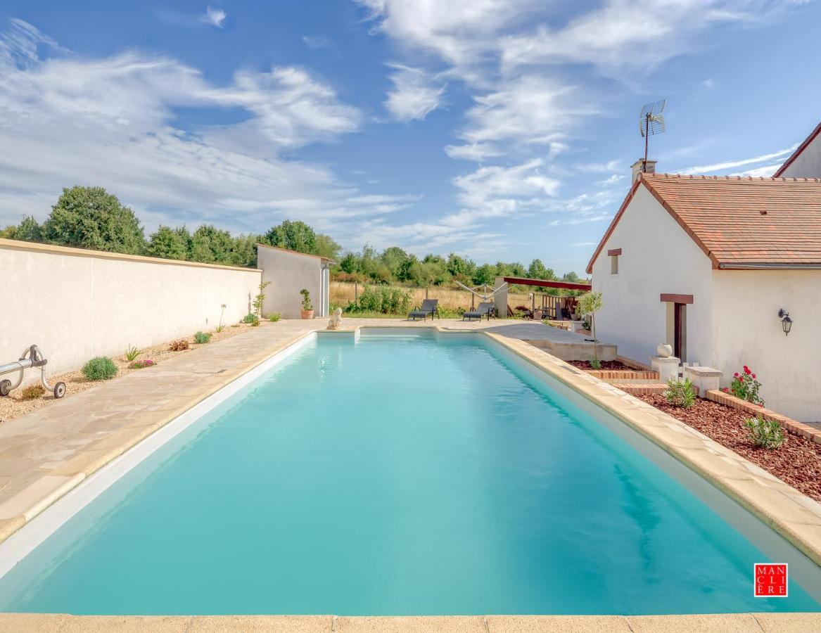 Maison Blanche Piscine Et Petit Dejeuner Châtellerault Eksteriør billede