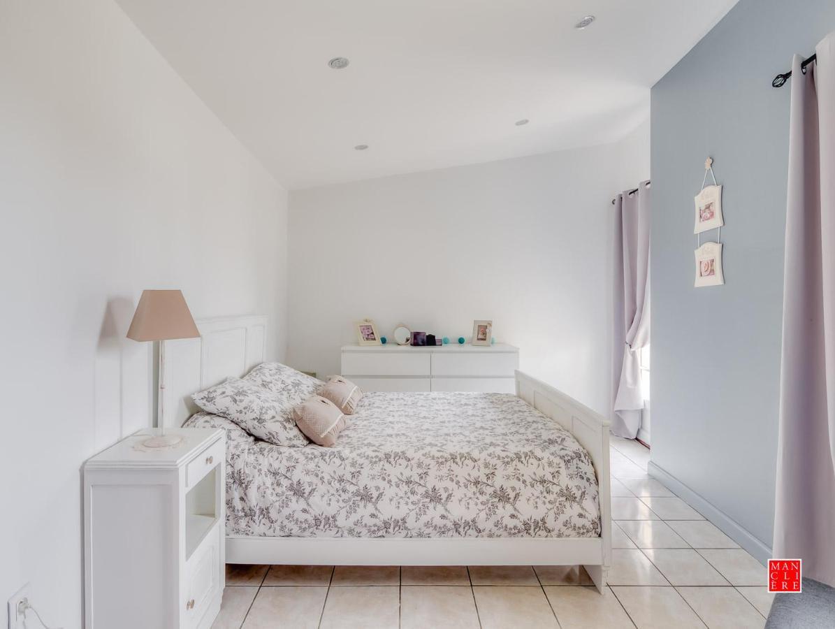 Maison Blanche Piscine Et Petit Dejeuner Châtellerault Eksteriør billede