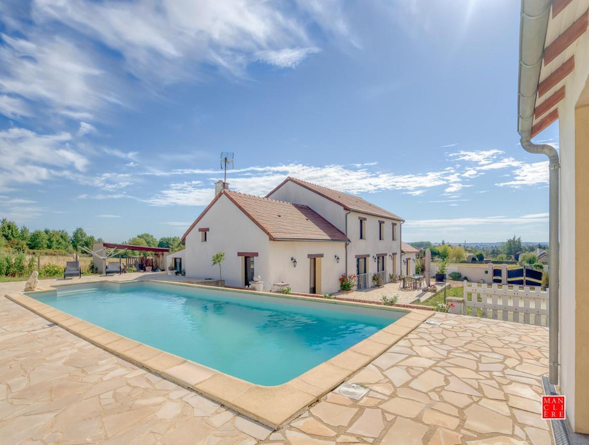 Maison Blanche Piscine Et Petit Dejeuner Châtellerault Eksteriør billede