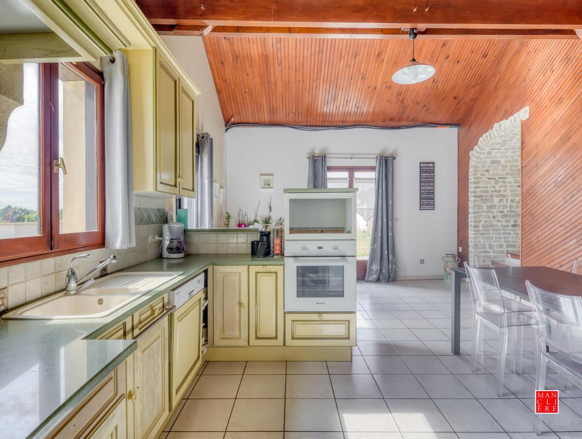 Maison Blanche Piscine Et Petit Dejeuner Châtellerault Eksteriør billede