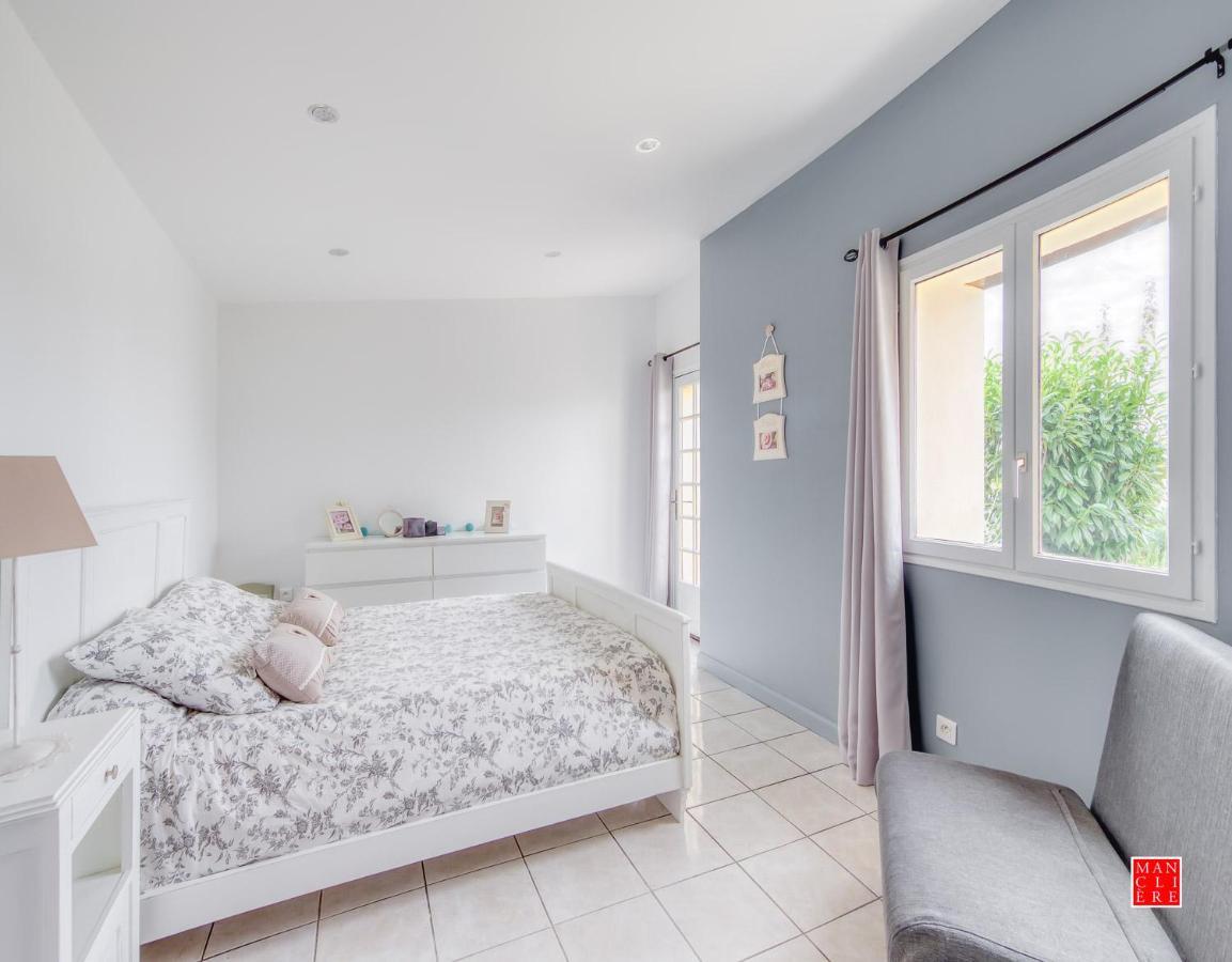 Maison Blanche Piscine Et Petit Dejeuner Châtellerault Eksteriør billede