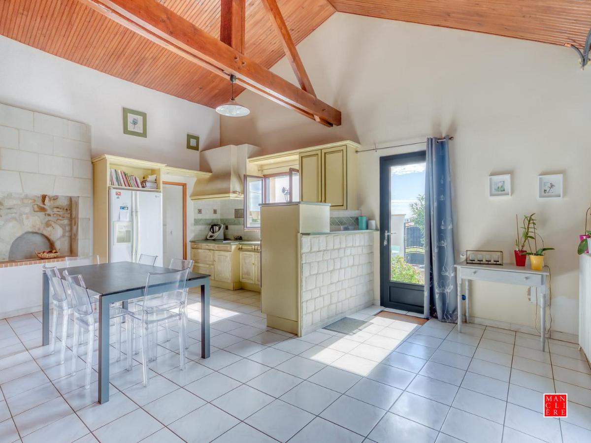 Maison Blanche Piscine Et Petit Dejeuner Châtellerault Eksteriør billede